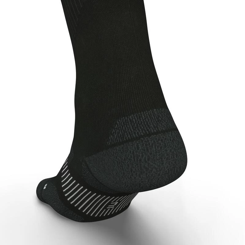 CHAUSSETTES DE RUNNING RUN900 FINES MI-MOLLET NOIRES 8 CHAUSSETTES DE RUNNING RUN900 FINES MI-MOLLET NOIRES – Image 6