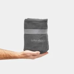 Quechua COUVERTURE EN POLAIRE - 150 X 130 CM 9 Quechua COUVERTURE EN POLAIRE - 150 X 130 CM -Activités De Plein Air couverture en polaire 150 x 130 cm 2