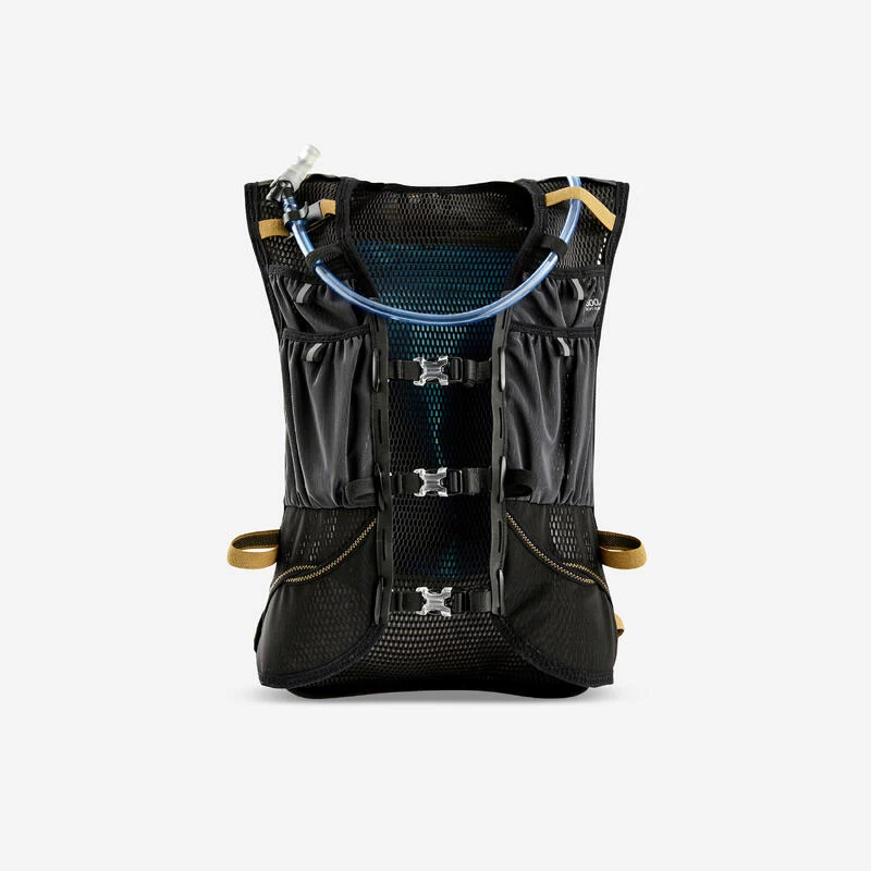 SAC DE TRAIL RUNNING MIXTE 10 L NOIR ET BRONZE - VENDU AVEC POCHE À EAU 1L 3 SAC DE TRAIL RUNNING MIXTE 10 L NOIR ET BRONZE - VENDU AVEC POCHE À EAU 1L