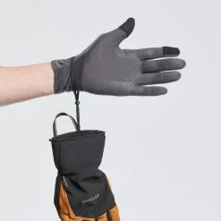 Sous-gants En Laine Mérinos De Trekking Montagne - MT500 Gris - Adulte -Activités De Plein Air sous gants en laine merinos de trekking montagne mt500 gris adulte 2