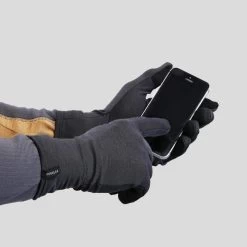 Sous-gants En Laine Mérinos De Trekking Montagne - MT500 Gris - Adulte -Activités De Plein Air sous gants en laine merinos de trekking montagne mt500 gris adulte 3