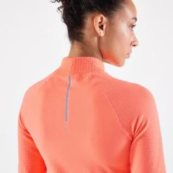 TEE SHIRT MANCHES LONGUES RUNNING SANS COUTURES FEMME - KIPRUN SKINCARE CORAIL -Activités De Plein Air tee shirt manches longues running sans coutures femme kiprun skincare corail 3