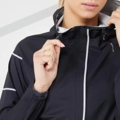 VESTE RUNNING FEMME IMPERMEABLE COUPE-VENT - KIPRUN RAIN+ NOIR 16 VESTE RUNNING FEMME IMPERMEABLE COUPE-VENT - KIPRUN RAIN+ NOIR -Activités De Plein Air veste running femme impermeable coupe vent kiprun rain noir 4